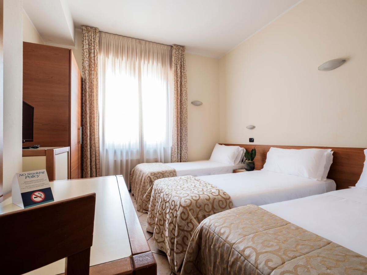 Hotel Lory Forlì Dış mekan fotoğraf