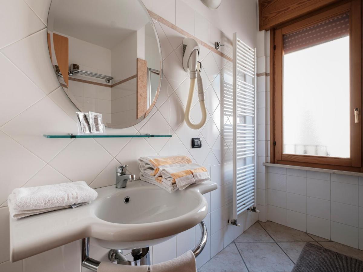 Hotel Lory Forlì Dış mekan fotoğraf