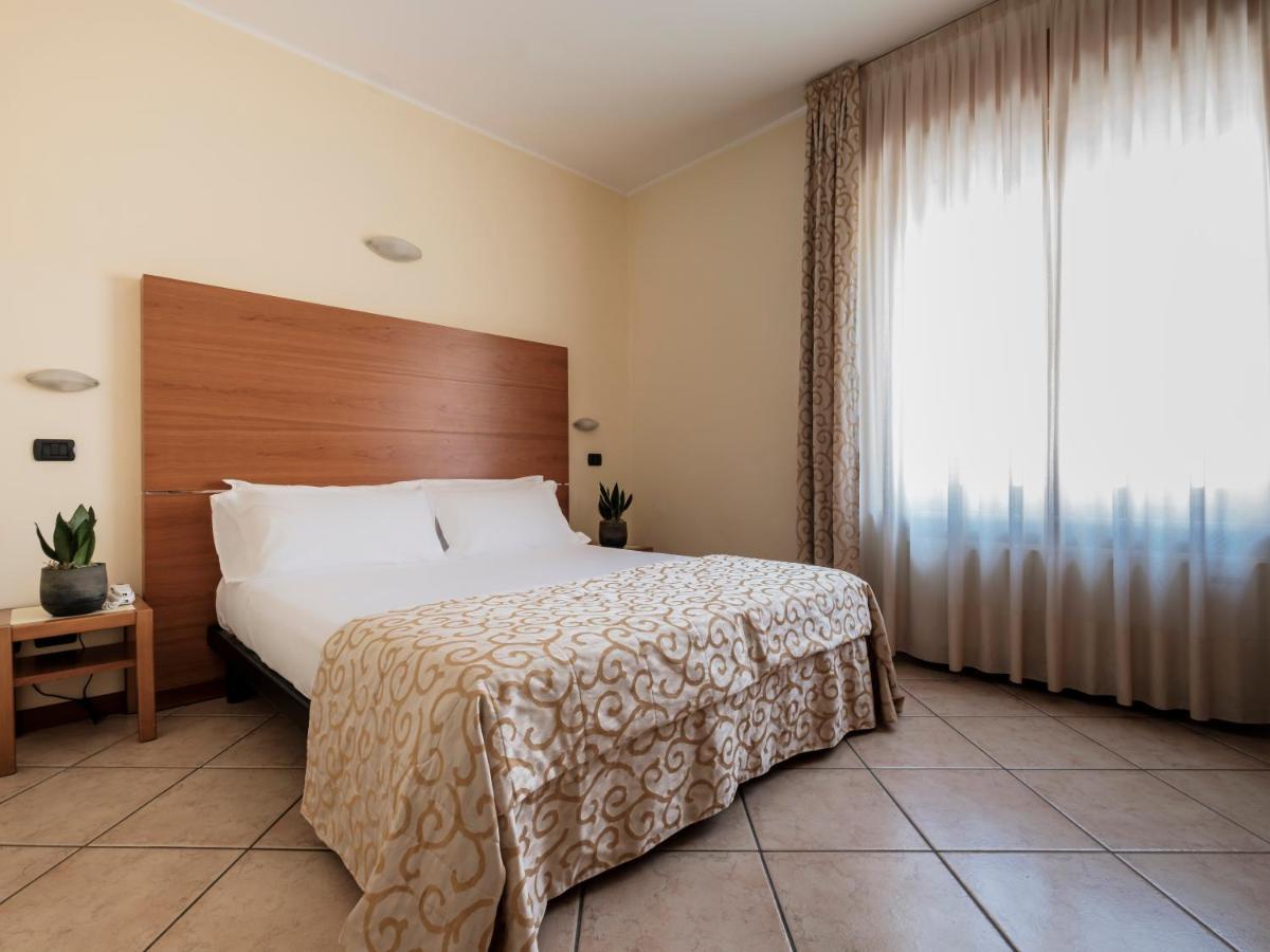 Hotel Lory Forlì Dış mekan fotoğraf