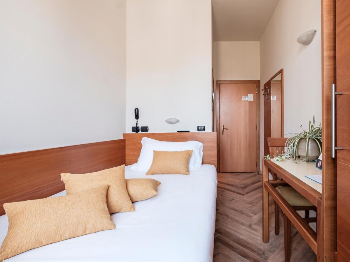 Hotel Lory Forlì Dış mekan fotoğraf